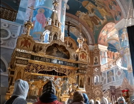 Алтарь с мощами Серафима Соровского